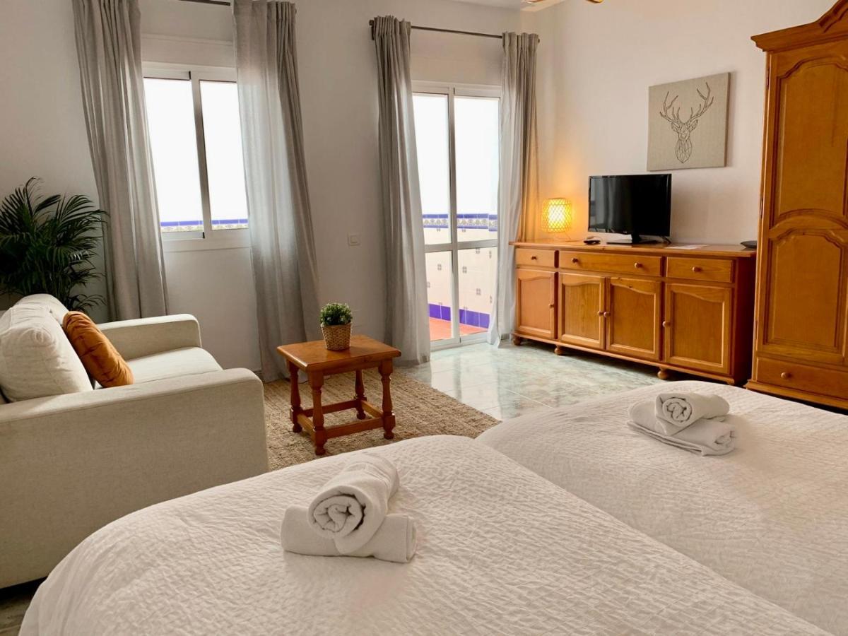Apartamentos Alan Nerja Εξωτερικό φωτογραφία